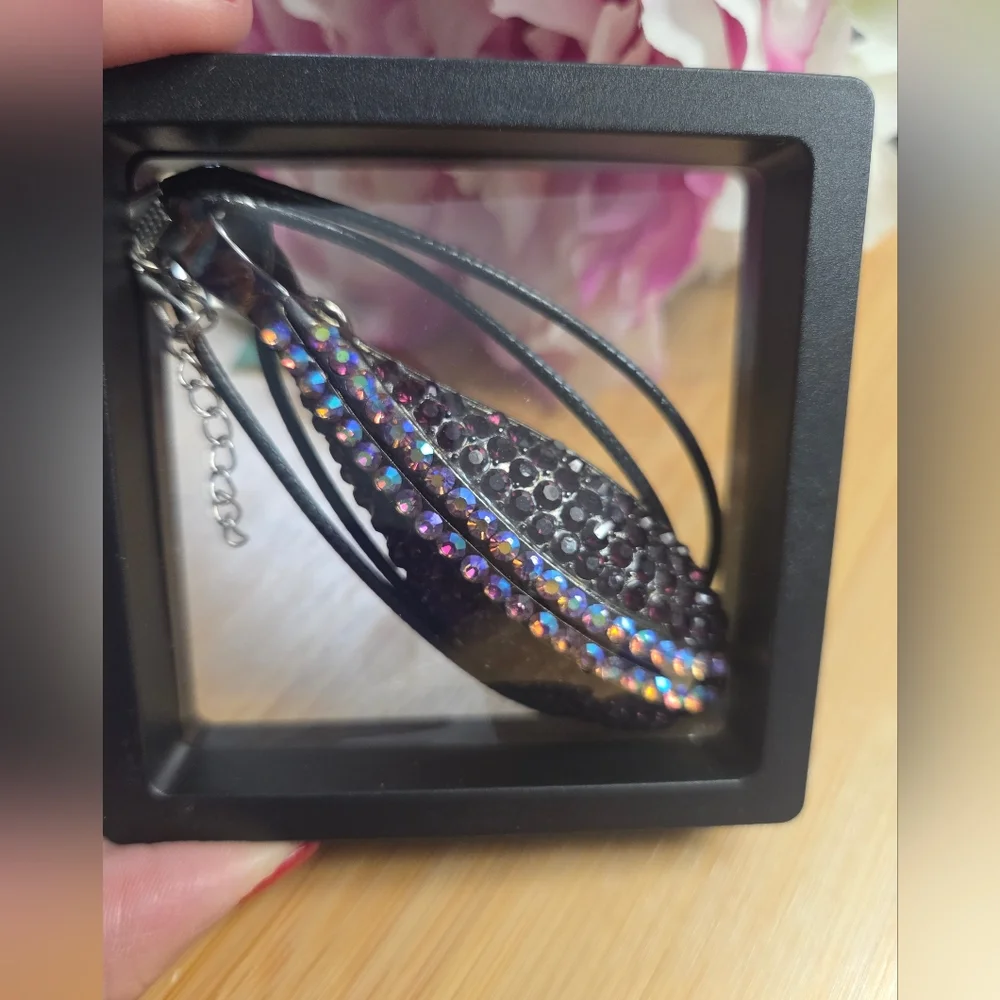 Black and Purole Crystal Teardrop Necklace - Picture 1 of 2